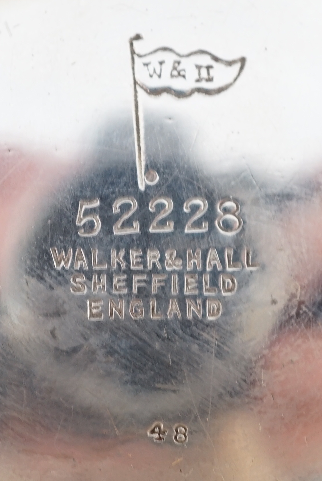 An early Victorian engine turned silver snuff box by Nathaniel Mills, Birmingham, 1840, 73mm.